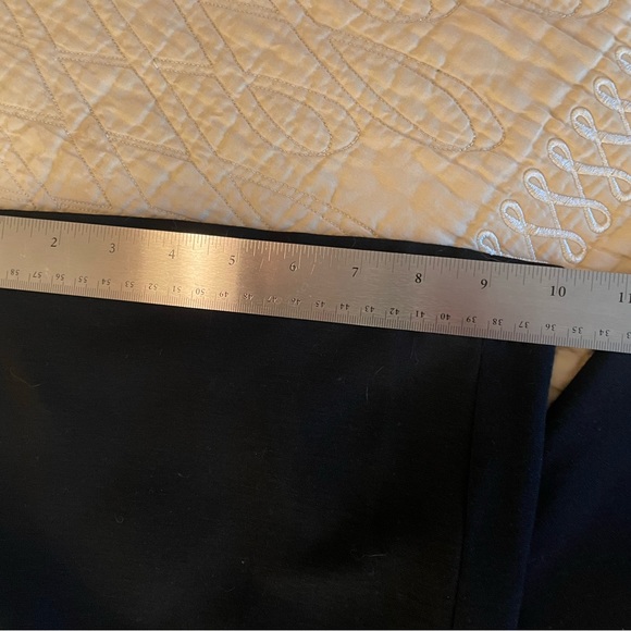 Ellen Tracy black stretchy pants - Picture 3 of 5